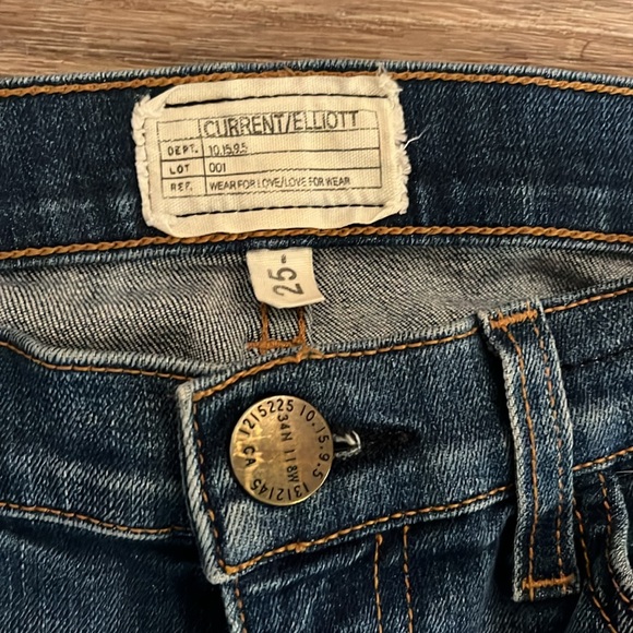 Current Elliott Jeans the Stiletto Skinny Distressed 
Size 25 - Picture 2 of 4